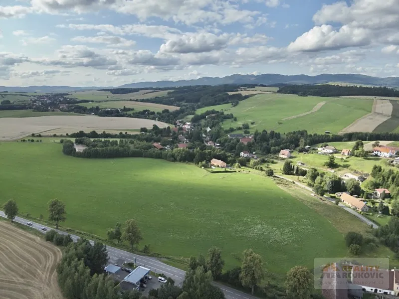 Prodej stavebního pozemku 1300 m²
